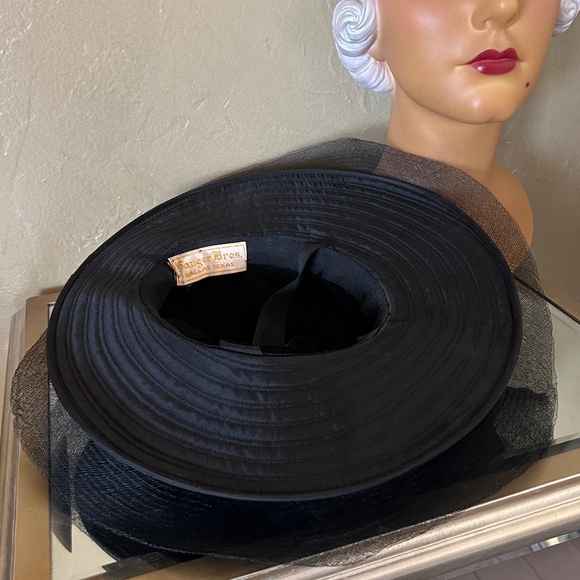EXQUISITE 1940s\' BLACK TOPSTITCHED FABRIC & CRIN WIDE BRIM TILT HAT main image 2